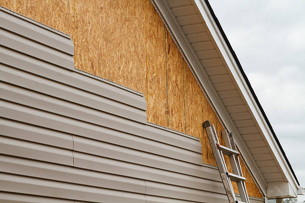 Professional Siding Inspection technician working in Deer Park, OH